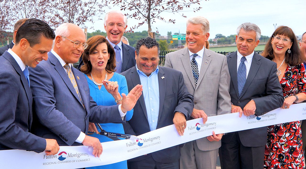 6 reasons why businesses should join a local chamber of commerce